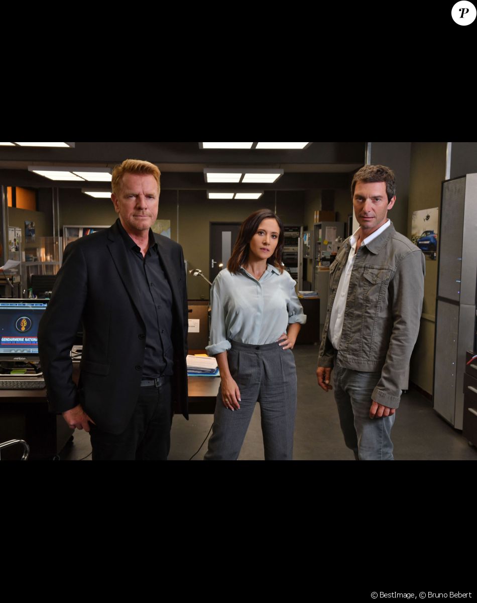 Xavier Deluc, Fabienne Carat et Franck Semonin durant le tournage de la nouvelle saison de la série télévisée diffusée sur TF1 "Section de Recherches", à Grasse. Dans cette nouvelle saison, X.Deluc dans le rôle de Martin Bernier et F.Semonin dans le rôle de Lucas Auriol vont accueillir dans leur brigade l'actrice F.Carat dans le rôle de Jeanne Lorieux, commandant de gendarmerie. © Bruno Bebert / Bestimage