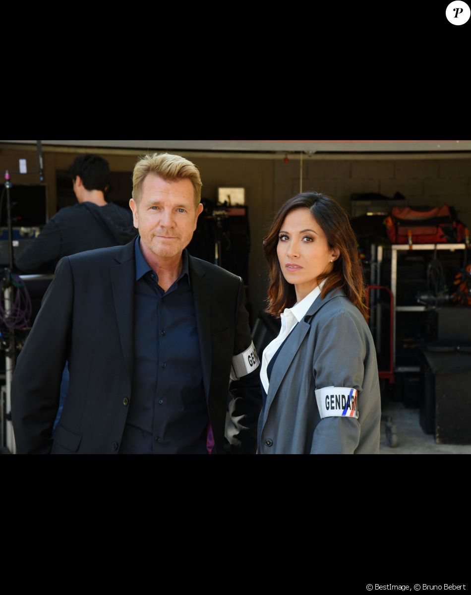 Xavier Deluc et Fabienne Carat durant le premier jour de tournage de la nouvelle saison de la série télévisée diffusée sur TF1 "Section de Recherches", le 9 septembre 2019 au Rouret. Dans cette nouvelle saison, X.Deluc dans le rôle de Martin Bernier et F.Semonin dans le rôle de Lucas Auriol vont accueillir dans leur brigade l'actrice F.Carat dans le rôle de Jeanne Lorieux, commandant de gendarmerie. © Bruno Bebert / Bestimage