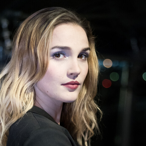 Camille Lou lors de l'enregistrement de l'émission "Toute la musique qu'on aime" présentée par N.Aliagas à Paris le 4 décembre 2017. L'émission sera diffusée sur TF1 le 31 décembre 2017. © Cyril Moreau / Bestimage