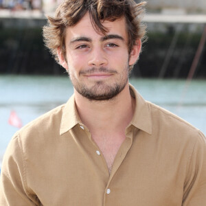 Clément Remiens - Photocall de la série "Demain nous appartient" lors de la 21ème édition du Festival de la Fiction TV de la Rochelle. le 14 septembre 2019 © Patrick Bernard / Bestimage