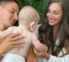 Le footballeur Florian Thauvin et sa compagne Charlotte Pirroni commémorent le 1er anniversaire de leur fils Alessio. Février 2021.