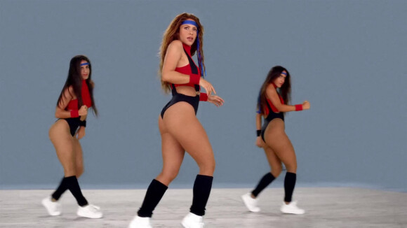 Shakira apparaît dans le clip de Black Eyed Peas "Girl Like Me" 
