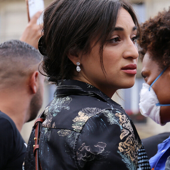 Camelia Jordana - Rassemblement contre le racisme et les violences policières, à l'appel du comité " Vérité pour Adama ", Place de la République, à Paris, France. Le 13 juin 2020.