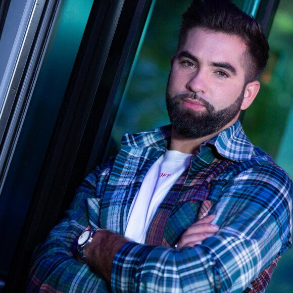 Kendji Girac lors de la 32ème édition du Télévie, l'opération de récolte de dons de RTL Belgium au profit du Fonds de la recherche scientifique (FNRS) pour aider la lutte contre la leucémie et le cancer.
