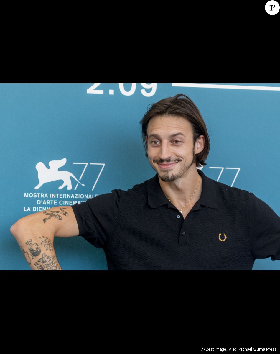 Roméo Elvis au photocall du film "Mandibules" lors de la 77ème édition du Festival international du film de Venise, la Mostra, à Venise, Italie, le 5 septembre 2020. © Alec Michael/Zuma Press/Bestimage