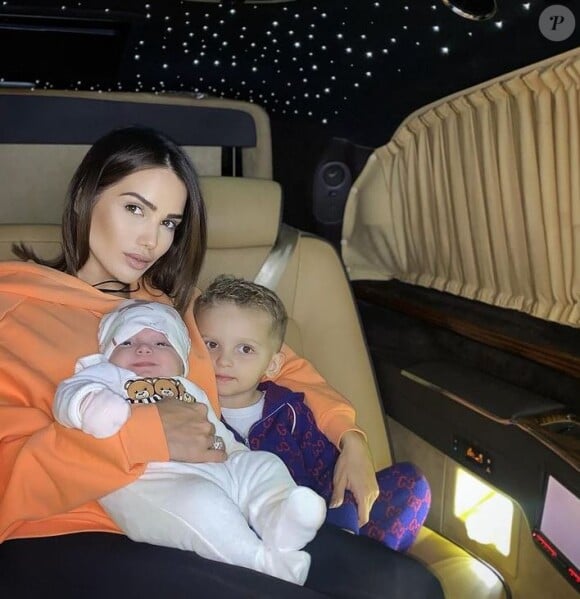 Manon Marsault avec ses enfants sur Instagram