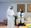 L'émir Mohammed bin Rashid Al Maktoum reçoit le vaccin contre la Covid-19, le 3 novembre 2020 à Dubaï.