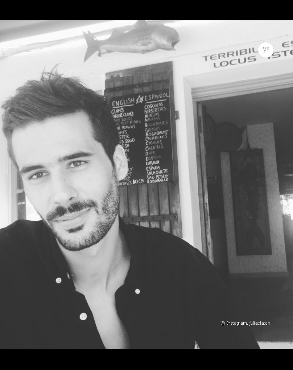 Julia Piaton dévoile parfois des photos de son compagnon, un beau brun père de son fils Abdel, âgé de 3 ans.