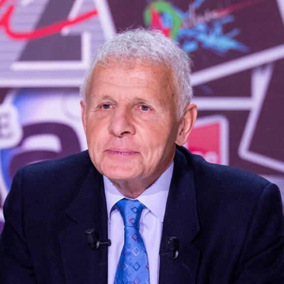 Exclusif - Patrick Poivre d'Arvor (PPDA) à la vente aux enchères au profit du Secours Populaire. © Tiziano Da Silva - Cyril Moreau / Bestimage
