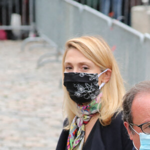 François Hollande et sa compagne Julie Gayet - Arrivées aux obsèques de Juliette Gréco en l'église Saint-Germain-des-Prés. Le 5 octobre 2020 © Jacovides-Moreau / Bestimage