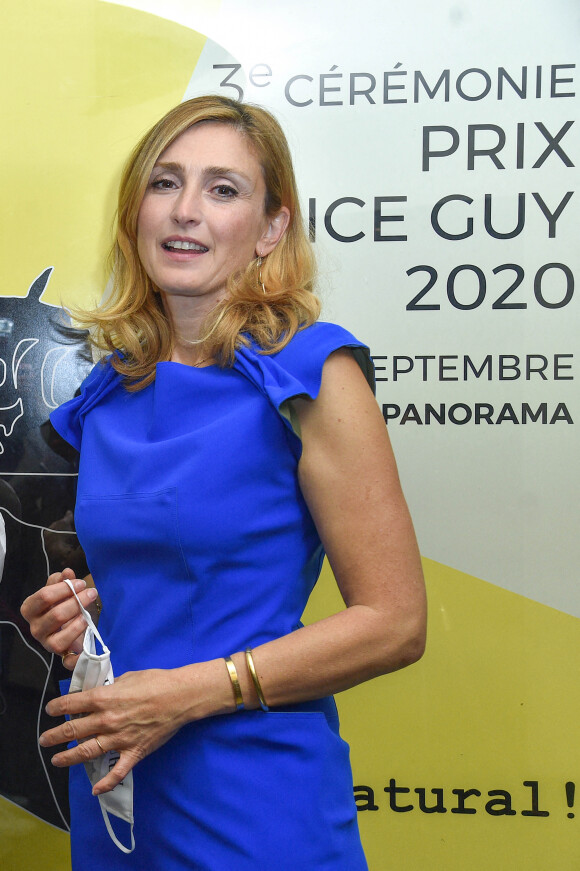 Julie Gayet, membre du jury - 3ème cérémonie de remise du prix "Alice Guy" au cinéma Max Linder à Paris. Le 10 septembre 2020