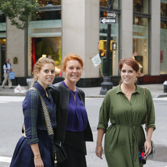 Exclusif - Sarah Ferguson et ses filles les princesses Eugénie et Béatrice sont allées déjeuner dans un restaurant à New York.
