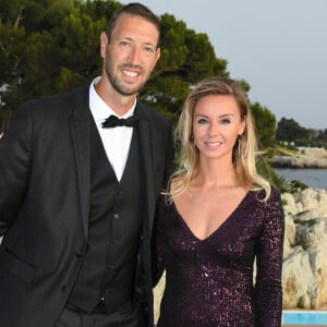 Exclusif - Alain Bernard et sa fiancée Faustine lors de la soirée de gala de la Croix Rouge à l'hôtel du Cap-Eden-Roc au Cap d'Antibes le 14 juin 2019. © Lionel Urman / Bestimage 