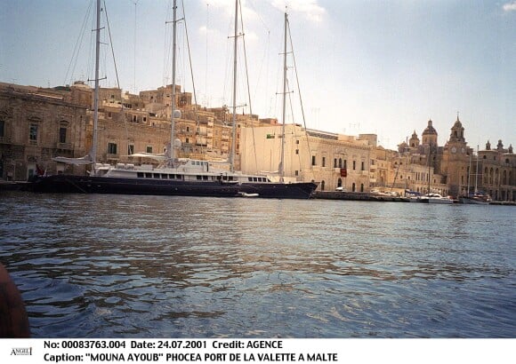 Le Phocéa pris en photo du port de La Valette à Malte, en 2001.