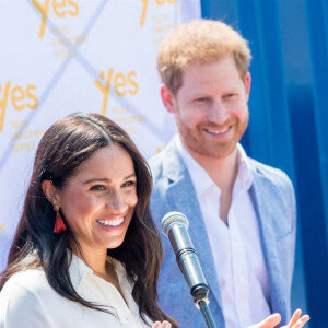 Le prince Harry, duc de Sussex, et Meghan Markle, duchesse de Sussex, visite l'association "Yes" (Youth Employment Service) qui oeuvre pour résoudre le problème du chômage des jeunes en Afrique du Sud. Johannesburg, le 2 octobre 2019.