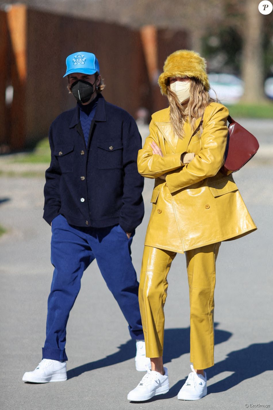 Justin Bieber et sa femme Hailey Bieber (Baldwin) se baladent en amoureux à Paris le 28 février 2021