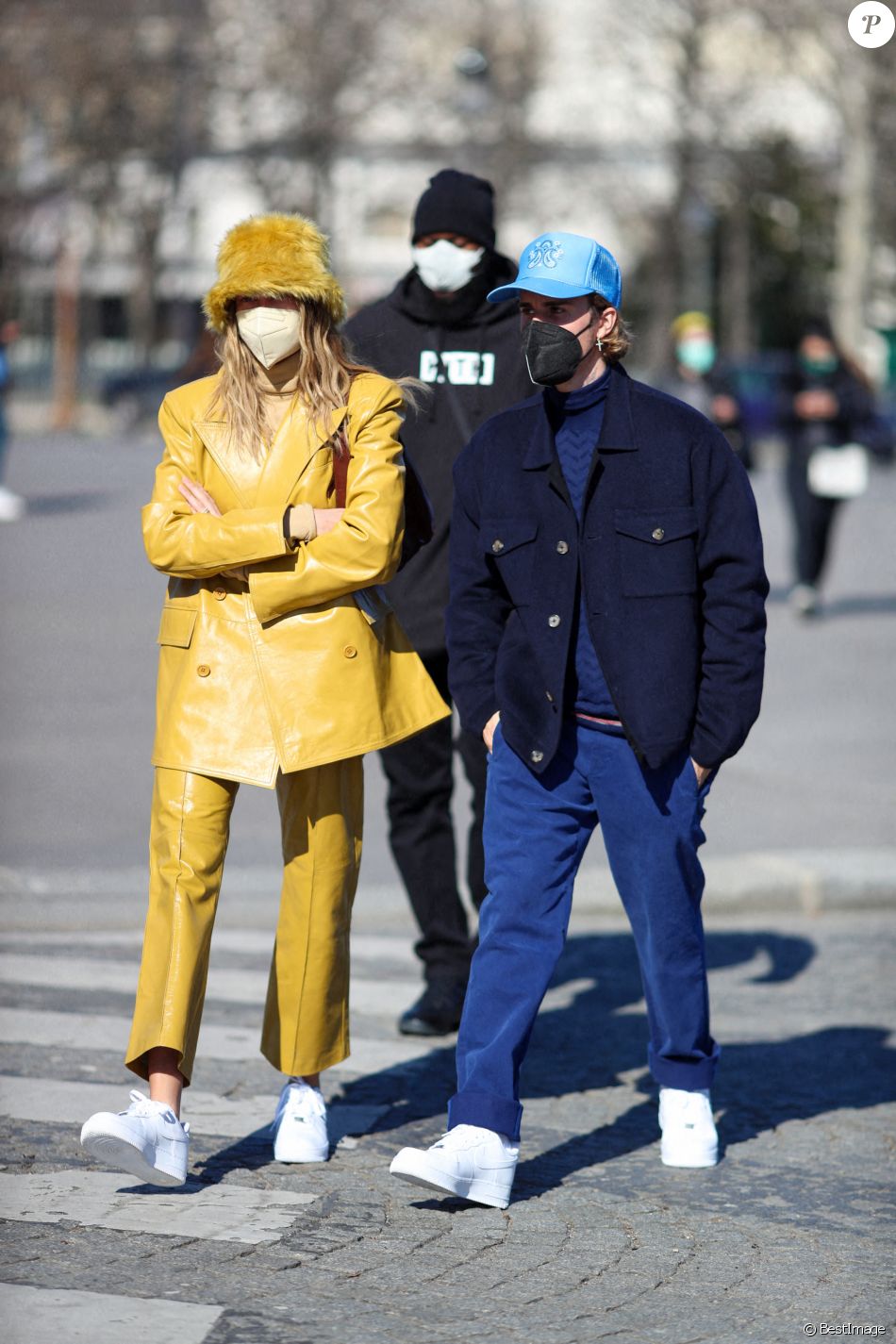 Justin Bieber et sa femme Hailey Bieber (Baldwin) se baladent en amoureux à Paris le 28 février 2021