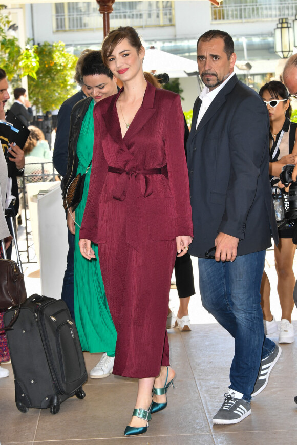 Louise Bourgoin arrive à l'hôtel Martinez lors du 72e Festival International du Film de Cannes. Le 16 mai 2019.