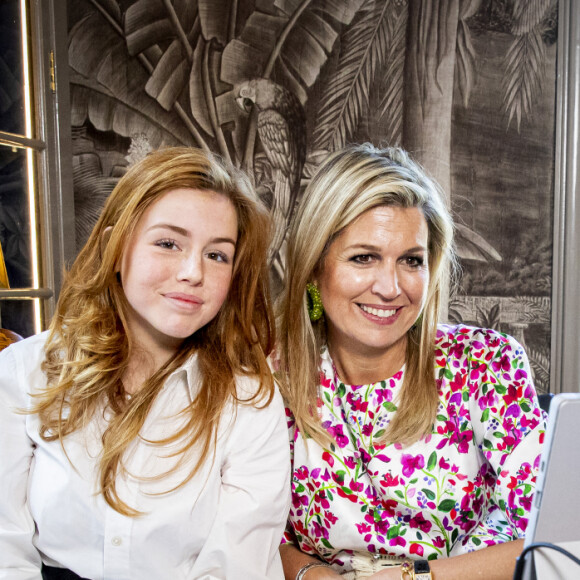 La princesse Alexia des Pays-Bas, La reine Maxima des Pays-Bas - La famille Royale des Pays-Bas célèbre King's Day au Palais Huis ten Bosch à La Haye le 27 avril 2020.