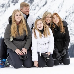 La princesse Catharina-Amalia des Pays-Bas, le roi Willem Alexander, la princesse Ariane, la reine Maxima, La princesse Alexia lors d'un shooting photo aux sports d'hiver à Lech, Autriche le 25 février 2020.