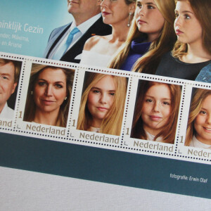 Illustration de la série de timbres à l'effigie des membre de la famille royale des Pays-Bas le 19 septembre 2019 photographiée par Erwin Olaf. Les images des timbres sont des portraits du roi Willem Alexander, de la reine Maxima et des princesses Amalia, Alexia et Ariane.