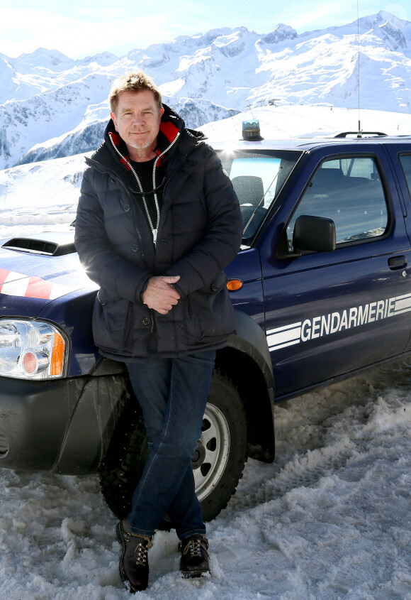 Xavier Deluc participe à son propre sauvetage dans une avalanche en marge du 21ème festival des séries télévisées de Luchon le 8 février 2019. © Patrick Bernard / Bestimage
