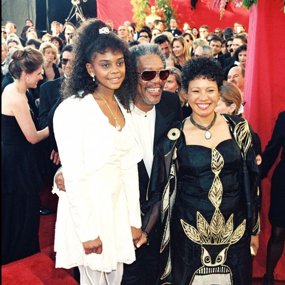 Morgan Freeman pose avec E'Dena Hines, la petite-fille de sa première femme (Jeanette Adair Bradshaw). Cette dernière a été retrouvée morte devant son appartement à New York, très tôt le dimanche le 16 août 2015.