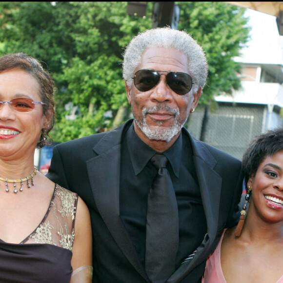 Morgan Freeman pose avec E'Dena Hines, la petite-fille de sa première femme (Jeanette Adair Bradshaw). Cette dernière a été retrouvée morte devant son appartement à New York, très tôt le dimanche le 16 août 2015.