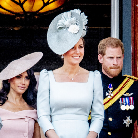 Camilla Parker Bowles, duchesse de Cornouailles, Kate Catherine Middleton, duchesse de Cambridge, le prince Harry, duc de Sussex et Meghan Markle, duchesse de Sussex - Les membres de la famille royale britannique lors du rassemblement militaire "Trooping the Colour" (le "salut aux couleurs"), célébrant l'anniversaire officiel du souverain britannique. Cette parade a lieu à Horse Guards Parade, chaque année au cours du deuxième samedi du mois de juin. Londres, le 9 juin 2018.