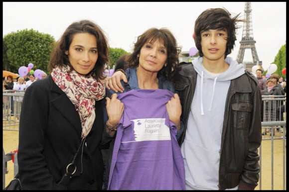 Marie, Stéphanie et Alexis Fugain lors de la marche contre la leucémie avec l'Association Laurette Fugain, en 2009.