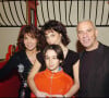 Stéphanie et Michel Fugain avec leurs enfants Marie et Alexis au Cirque d'Hiver en 2005.