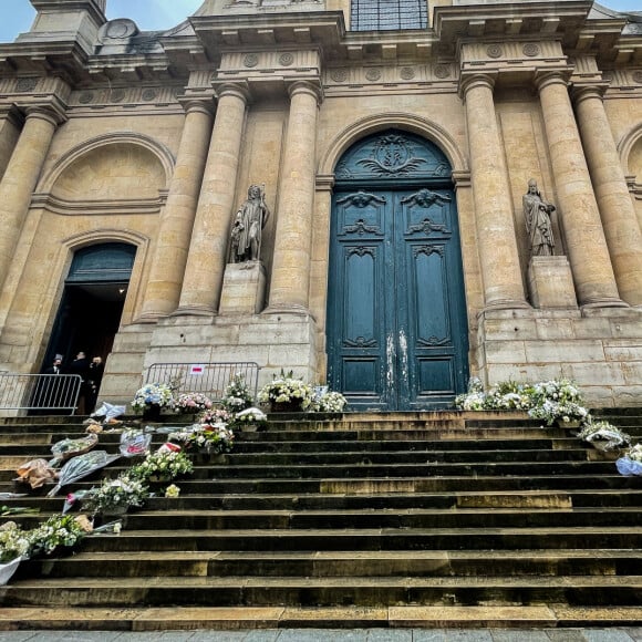 Arrivées aux Obsèques du danseur étoile Patrick Dupond en l'église Saint-Roch à Paris, France, le 11 mars 2021.