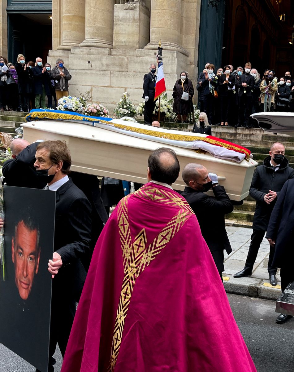 Sorties des Obsèques du danseur étoile Patrick Dupond en l'église Saint-Roch à Paris, France, le 11 mars 2021.