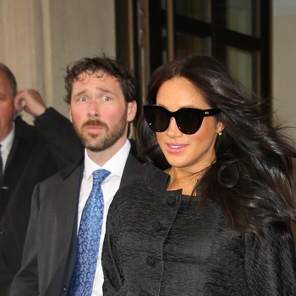 Meghan Markle, duchesse de Sussex, enceinte, sort de son hôtel à New York le 19 février 2019.