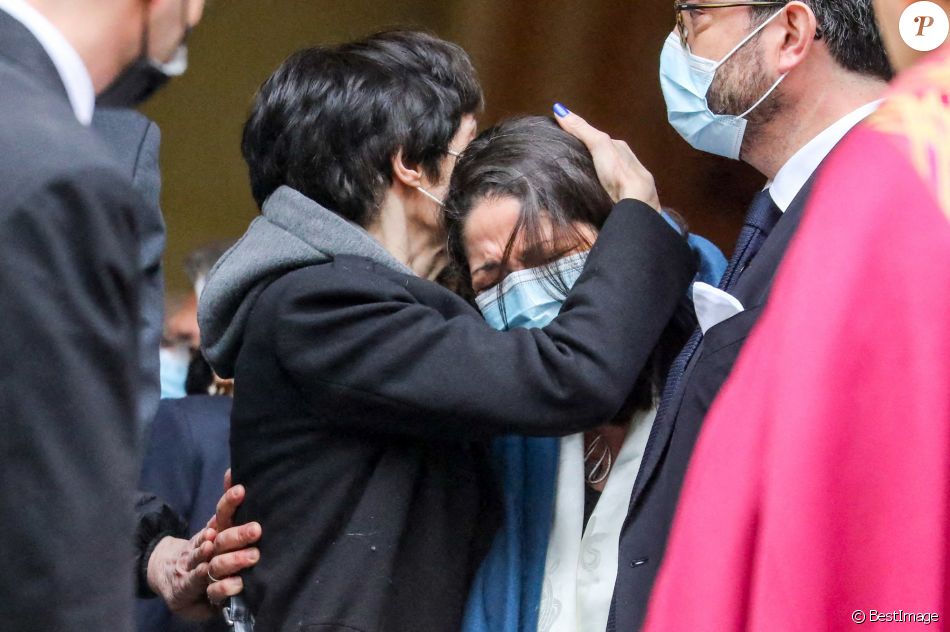 Marie-Claude Pietragalla, Leïla Da Rocha (compagne de Patrick Dupond) - Sorties des Obsèques du danseur étoile Patrick Dupond en l'église Saint-Roch à Paris, France, le 11 mars 2021.