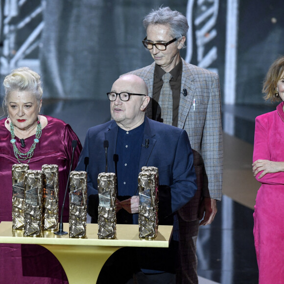 Un César spécial pour la troupe du Splendid, Josiane Balasko, Michel Blanc, Thierry Lhermitte, Marie-Anne Chazel sur scène lors de la 46ème cérémonie des César à l'Olympia à Paris le 12 mars 2021. © Pierre Villard/ Pool / Bestimage 