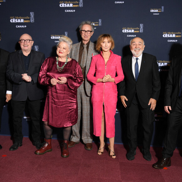 Christian Clavier, Michel Blanc, Josiane Balasko, Thierry Lhermitte, Marie-Anne Chazel, Gérard Jugnot et Bruno Moynot lors du photocall lors de la 46ème cérémonie des César à l'Olympia à Paris le 12 mars 2021 © Pascal le Segretain / Pool / Bestimage 