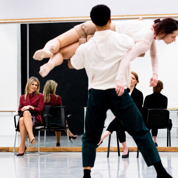 La reine Maxima des Pays-Bas lors d'une visite au Dutch Dance Theater à La Haye. Le 16 mars 2021