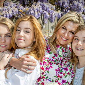 La princesse Ariane des Pays-Bas, La princesse Alexia des Pays-Bas, La reine Maxima des Pays-Bas, La princesse Catharina-Amalia des Pays-Bas - La famille Royale des Pays-Bas célèbre King's Day au Palais Huis ten Bosch à La Haye le 27 avril 2020.