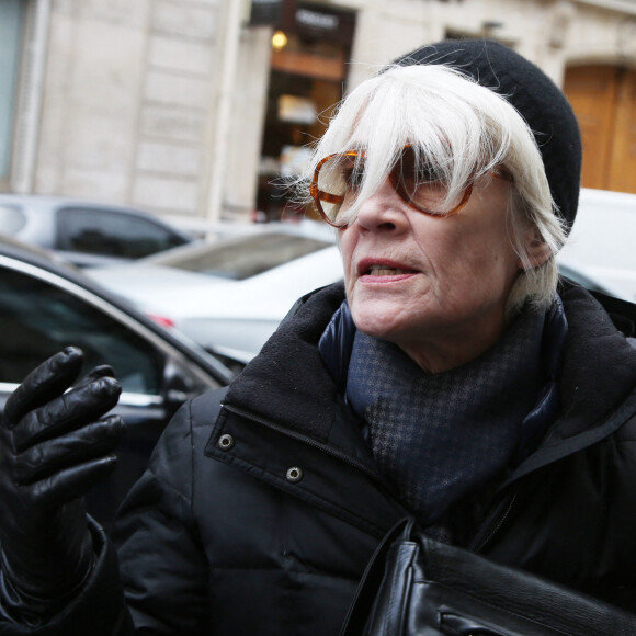 Exclusif - Françoise Hardy dans les rues de Paris. Le 11 février 2016.