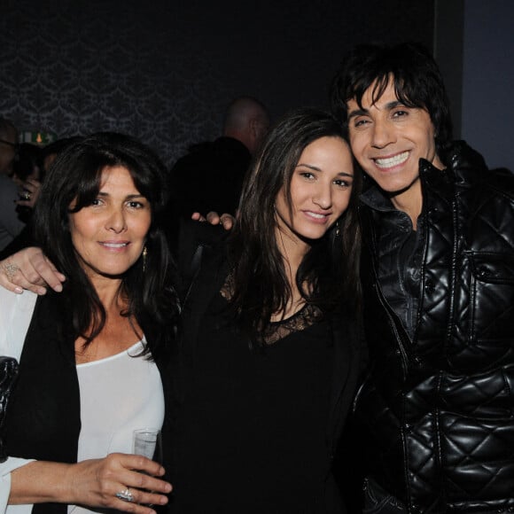 Archive - Le chanteur Jean-Luc Lahaye en concert au Bataclan à Paris. Ici, avec son ex femme Aurélie, et leurs fille Margaux. © Patrick Carpentier / Bestimage