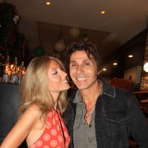 Exclusif - Jean-Luc Lahaye et sa compagne Paola - Dîner au restaurant "Alfredo Positano" à Paris. Le 7 juillet 2020 © Baldini / Bestimage 