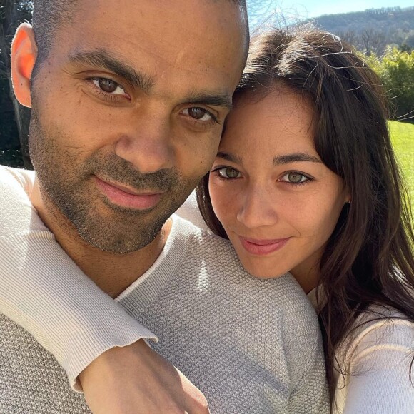 Tony Parker a officialisé sa relation avec la joueuse de tennis Alizé Lim sur Instagram.