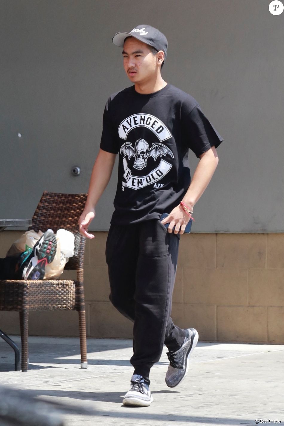 Exclusif - Maddox Jolie-Pitt, 17 ans, prend le volant pour la première fois à Los Angeles le 18 août 2018.
