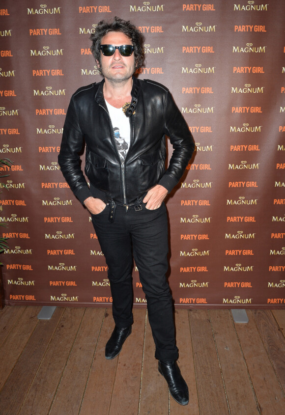 Le chanteur M (Matthieu Chedid) - Soirée du film "Party Girl" sur la plage Magnum - 67è Festival international du film de Cannes. Le 15 mai 2014.