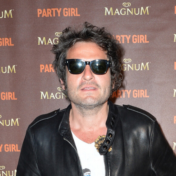 Le chanteur M (Matthieu Chedid) - Soirée du film "Party Girl" sur la plage Magnum - 67è Festival international du film de Cannes. Le 15 mai 2014.