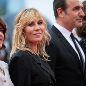 Irène Jacob, Mathilde Seigner, Jean Dujardin - Montée des marches du film "Les plus belles années d'une vie" lors du 72e Festival de Cannes. Le 18 mai 2019. © Borde / Bestimage