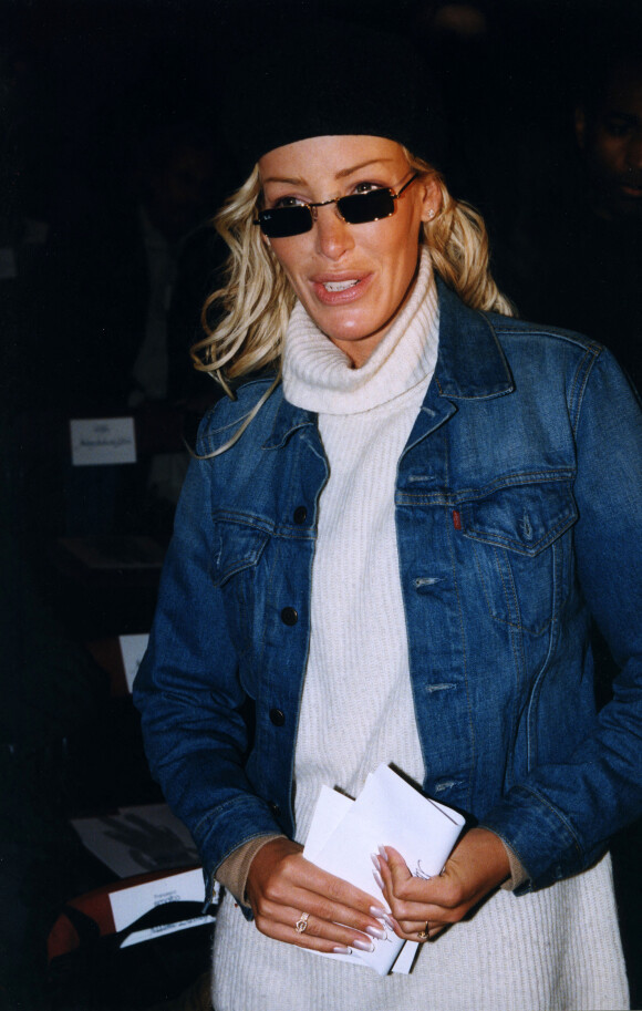 Archives - Ophélie Winter en 1999.