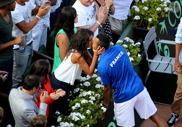 Jo-Wilfried Tsonga et sa compagne Noura - La France a remporté la demi-finale de la Coupe Davis face à la République tchèque à Roland Garros à Paris, le 13 septembre 2014. Jo-Wilfried Tsonga et Richard Gasquet ont gagné le double et obtiennent ainsi leur place pour la finale.