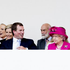La princesse Eugenie d'York, le prince Philip, duc d'Edimbourg, la princesse Marie-Christine de Kent, la comtesse Sophie de Wessex, Peter Phillips, le prince Michael de Kent, la reine Elisabeth II d'Angleterre, le prince William - La famille royale d'Angleterre au "Patron's Lunch" à Londres, à l'occasion du 90ème anniversaire de la reine.